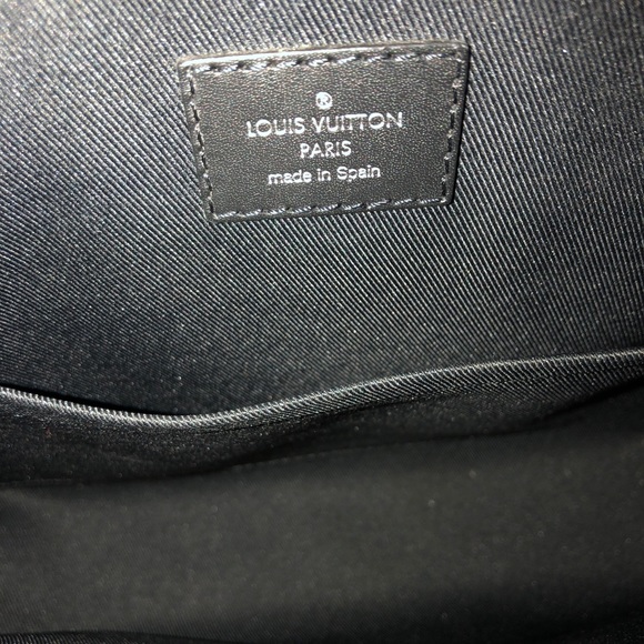 Louis Vuitton side bag - Picture 3 of 5